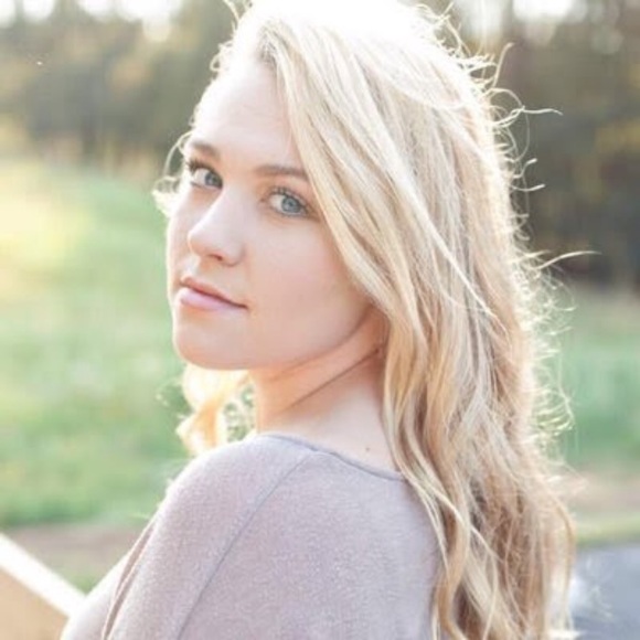 Meet your Posher, Maggie - Picture 1 of 1